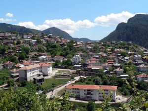 Photo by Sali Gyovren