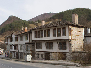 alt1