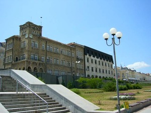 alt1